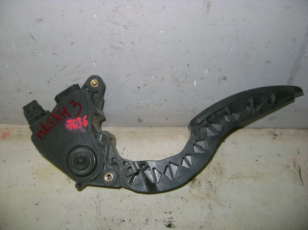 Педаль газа Renault Megane 3 2014