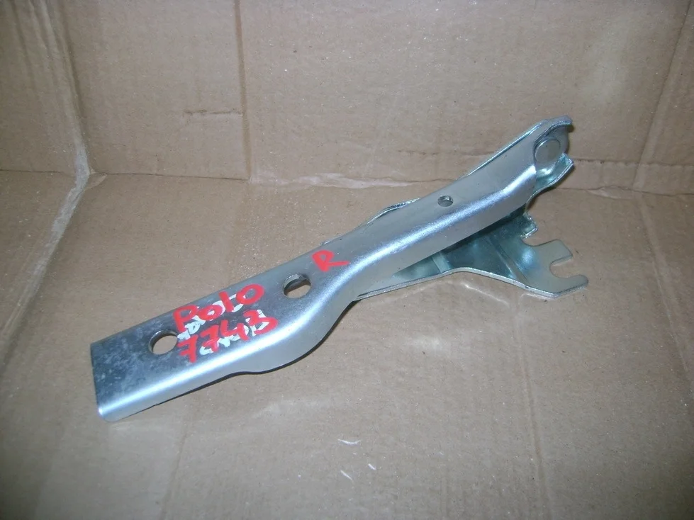 Петля капота правая Volkswagen Polo 5