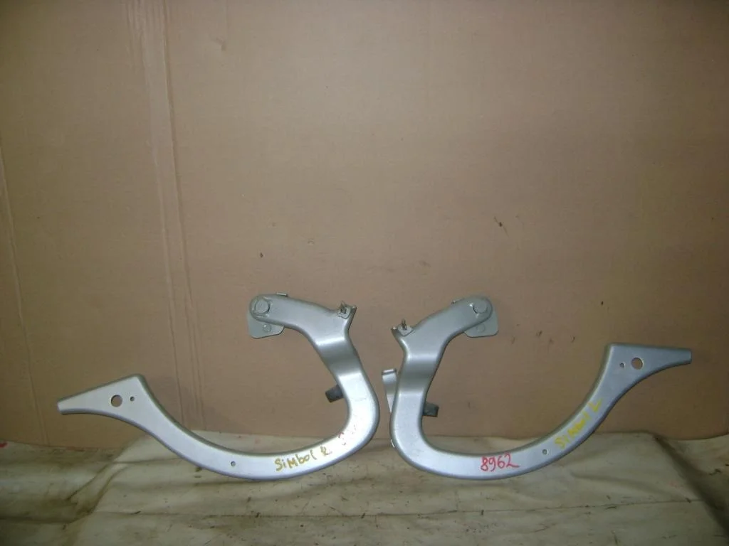 Петля крышки багажника Renault Symbol 2005 1