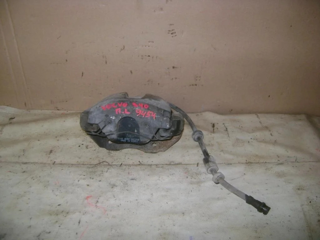 Суппорт передний левый Volvo S40 2 2008 MS