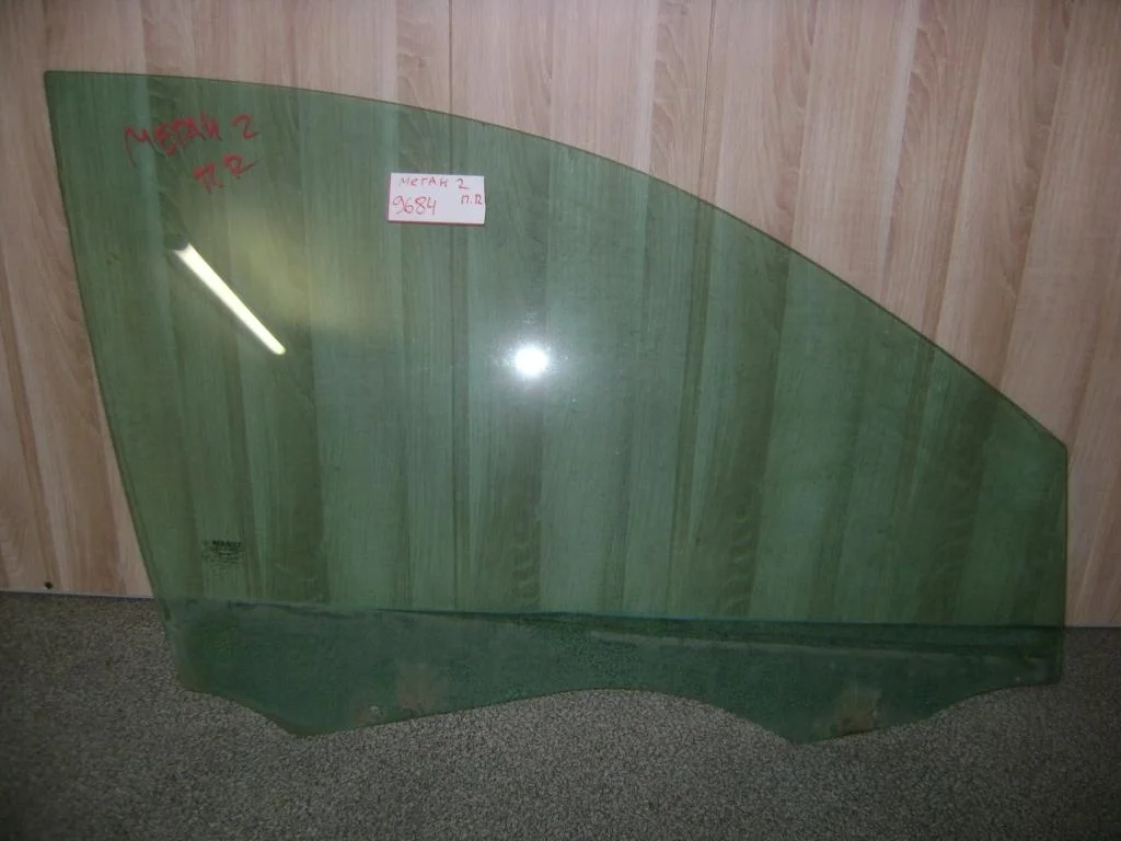 Стекло двери передней правой Renault Megane 2 2004