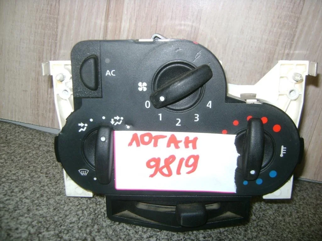 Блок управления отопителем (печкой) Renault Logan 2009 1