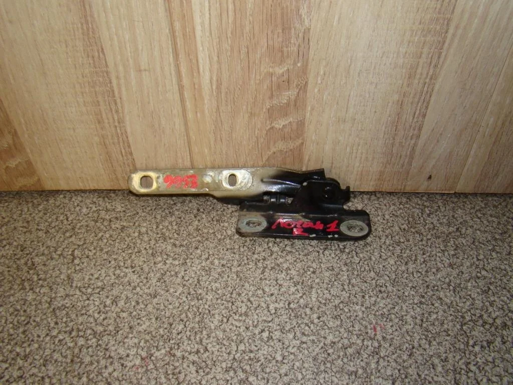 Петля капота правая Renault Logan 1 2009 L90