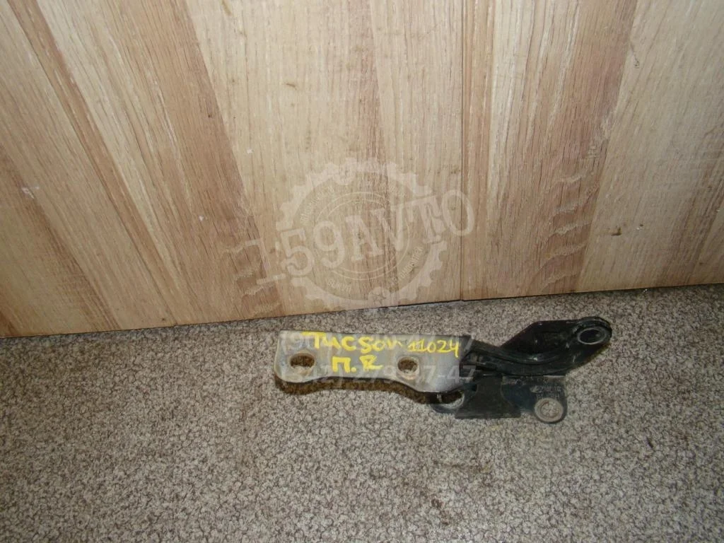 Петля капота правая Hyundai Tucson 1 JM