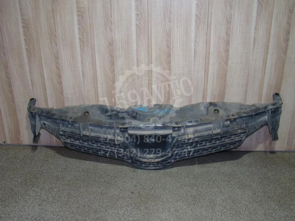 Решетка радиатора Toyota Auris 2007 E150