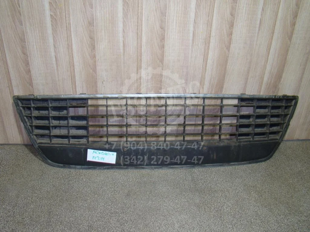 Решетка в бампер центральная Ford Mondeo 2008 IV