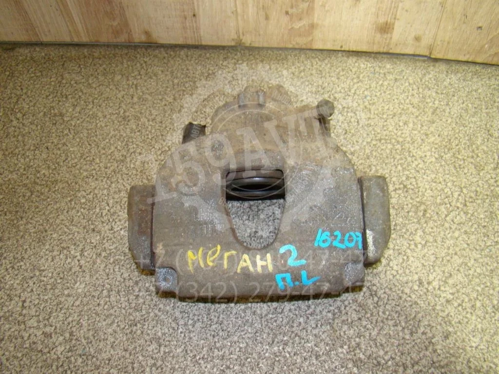 Суппорт передний левый Renault Megane 2