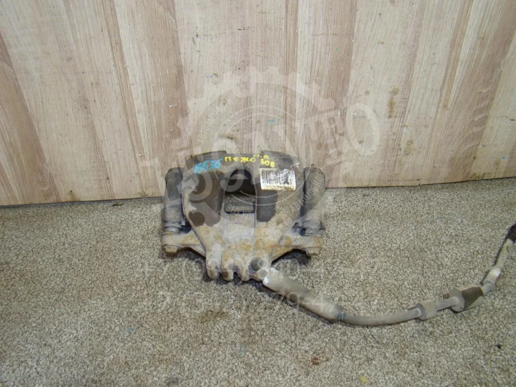 Суппорт передний правый Peugeot 308 2008 T7