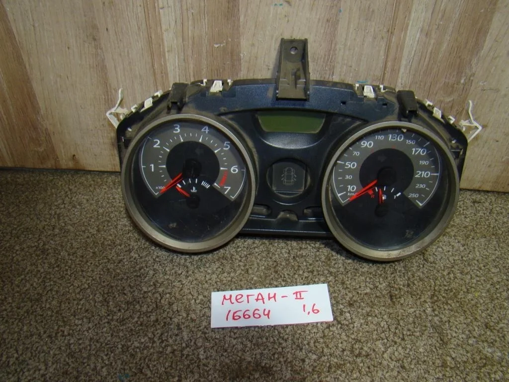 Панель приборов Renault Megane 2
