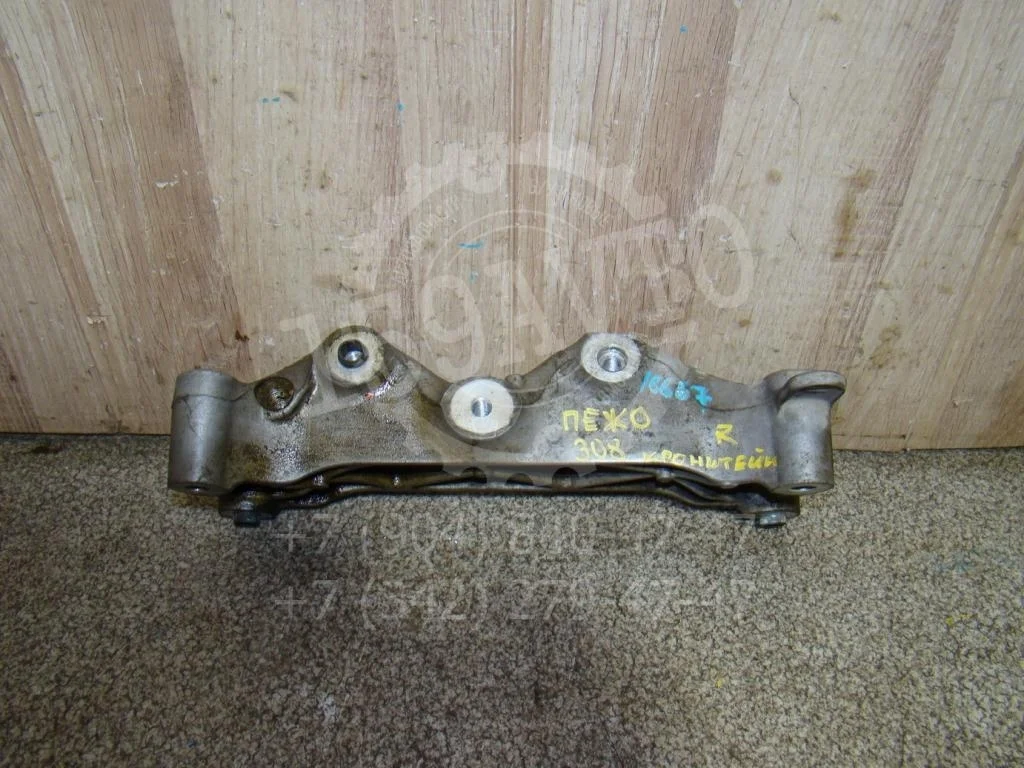 Кронштейн двигателя правый Peugeot 308 2008 T7