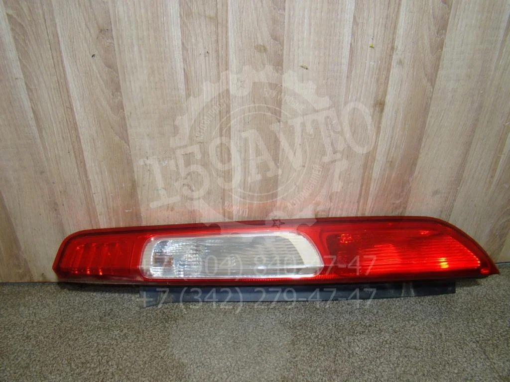Фонарь задний правый Ford Focus 2