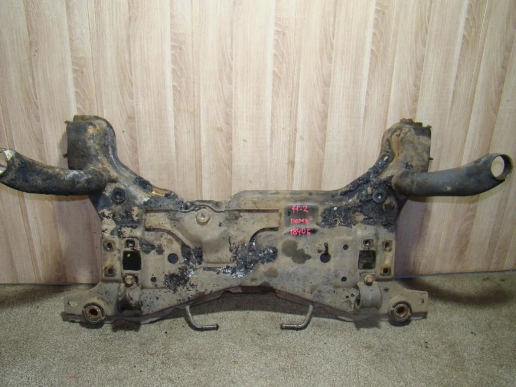 Подрамник Ford Focus 2008