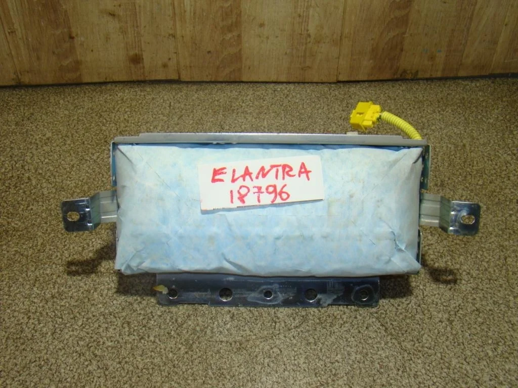 Подушка безопасности в торпедо Hyundai Elantra XD