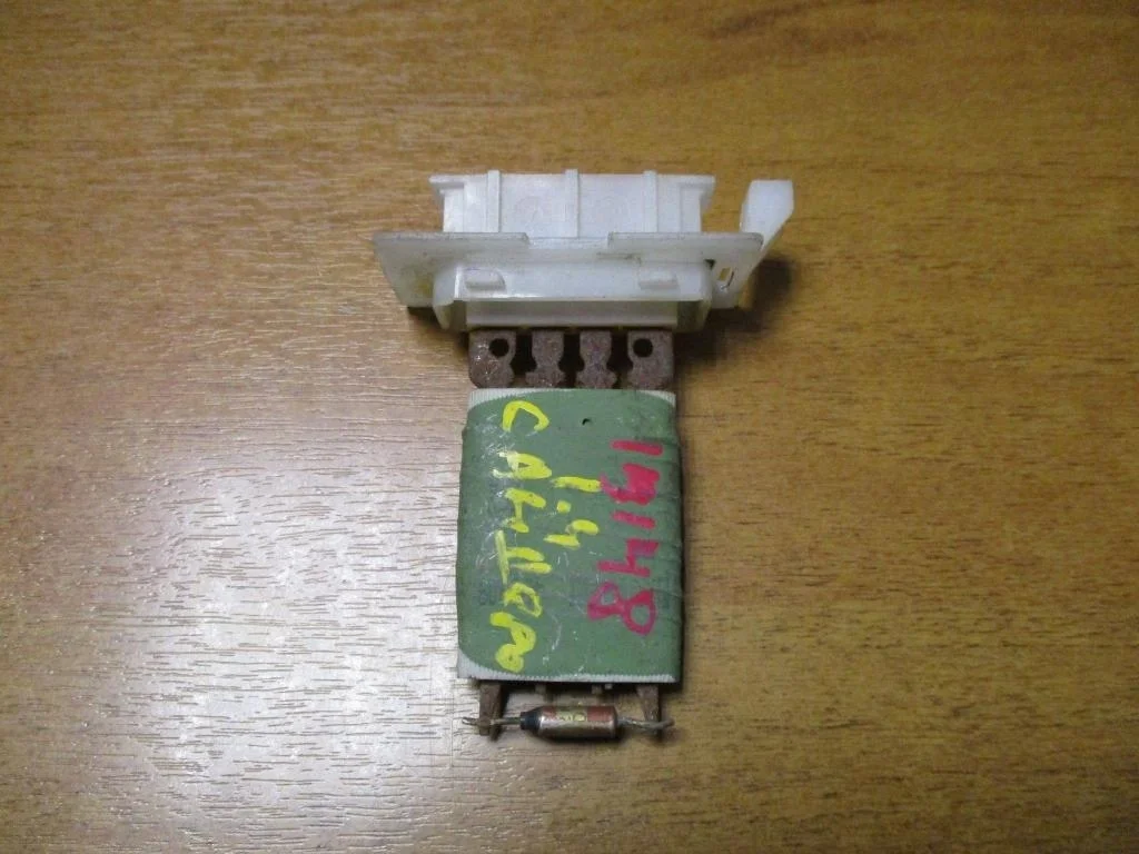 Резистор отопителя Renault Sandero 1 BS