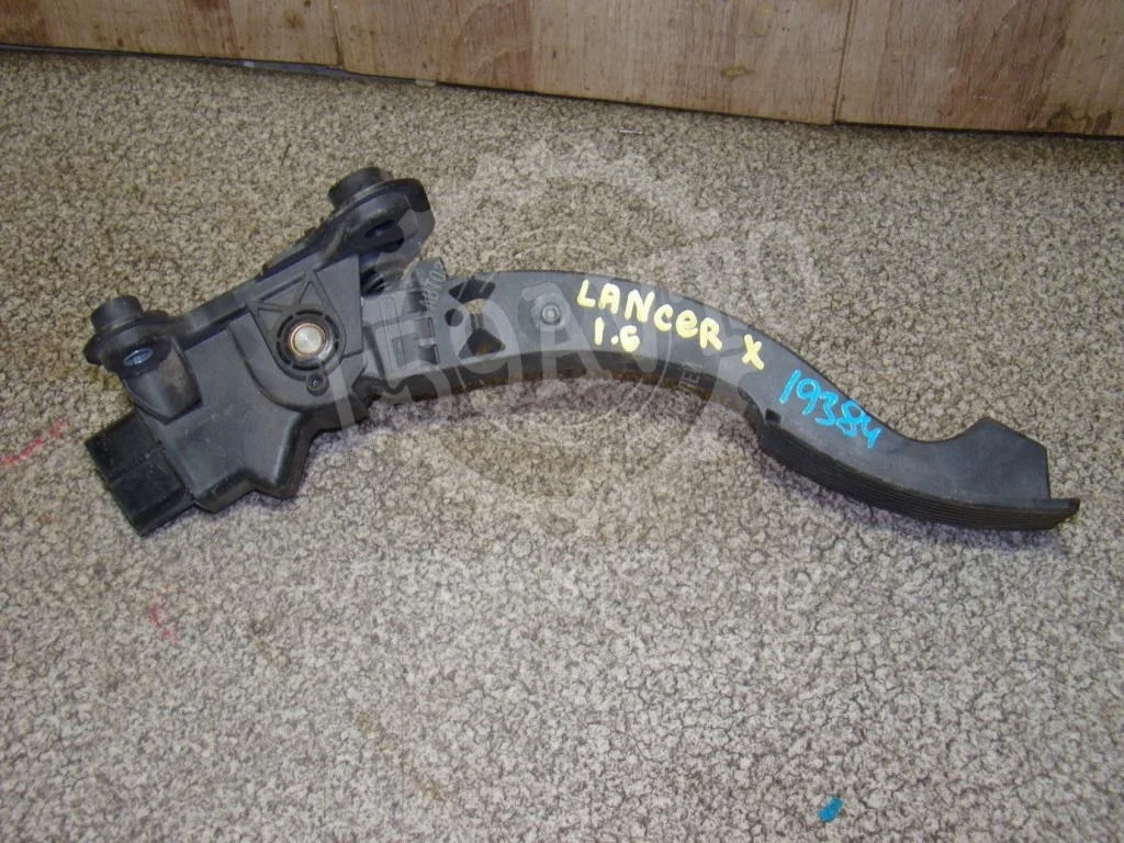 Педаль газа Mitsubishi Lancer 10 (CY)