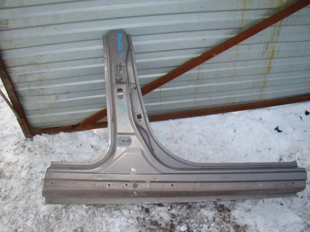 Порог со стойкой правый Nissan Primera (P12)