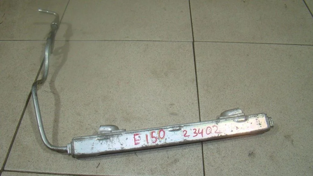 Рейка топливная (рампа) Toyota Corolla (E150)