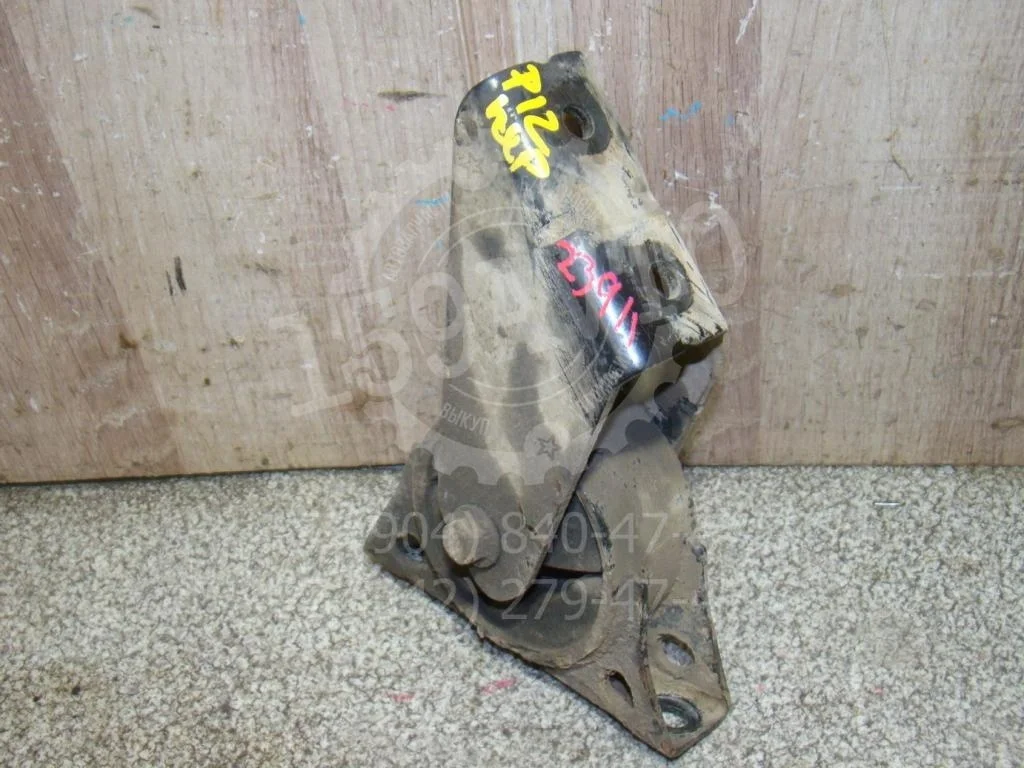 Опора двигателя передняя Nissan Primera (P12)