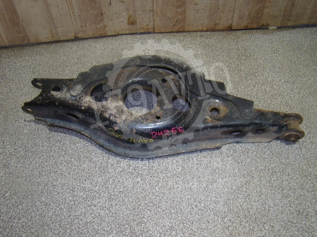 Рычаг задний поперечный правый Toyota RAV4 A30