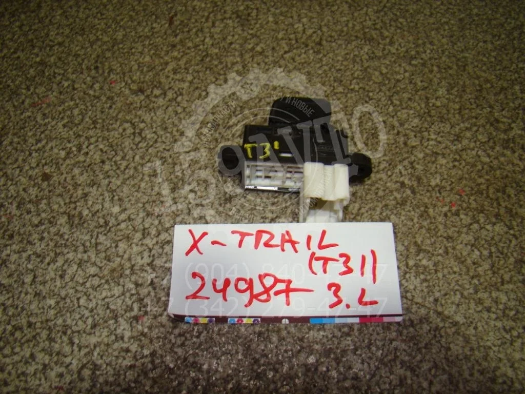 Кнопка стеклоподъемника Nissan X-Trail T31