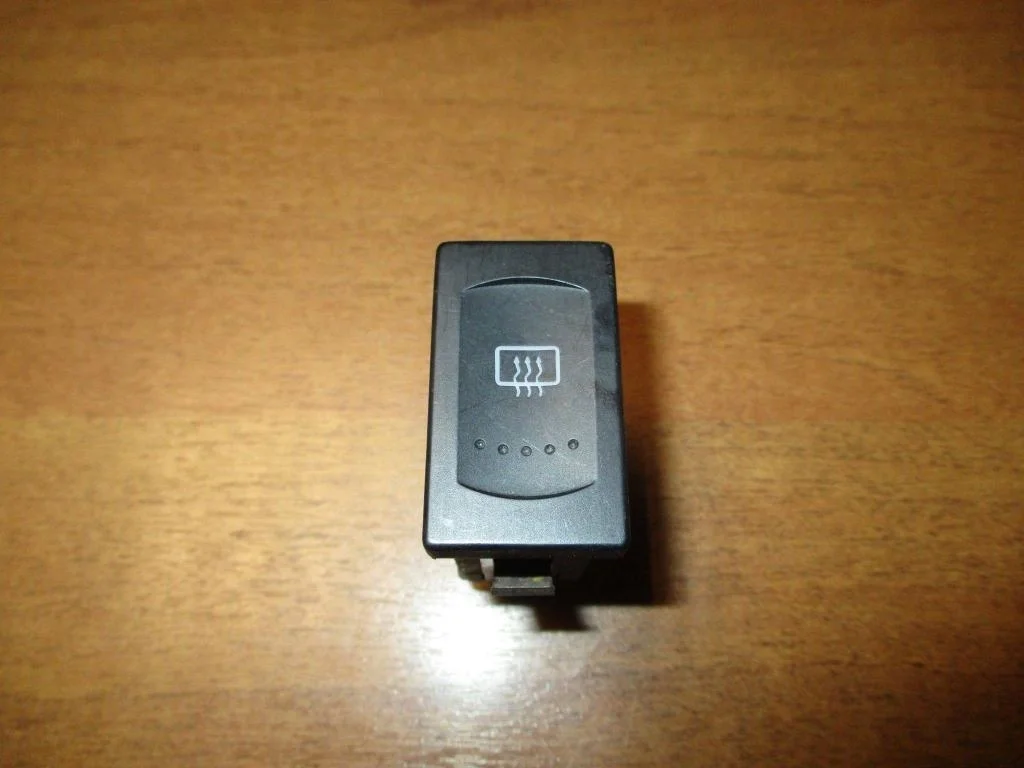 Кнопка обогрева заднего стекла Volkswagen Passat B5