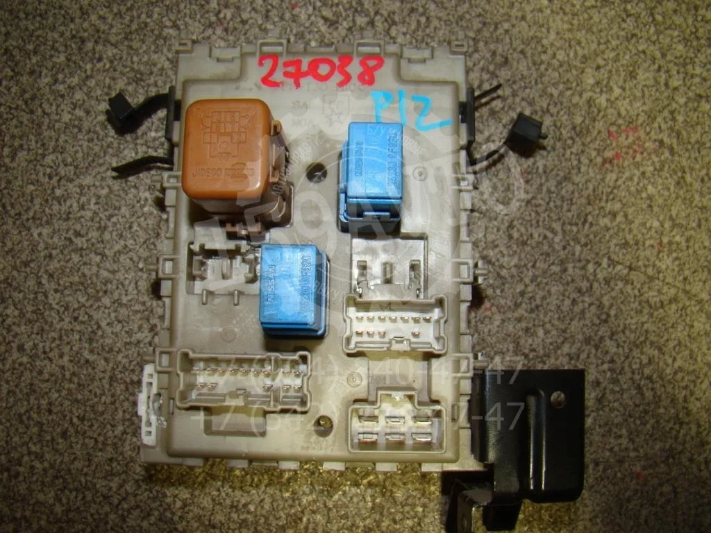 Блок предохранителей Nissan Primera P12