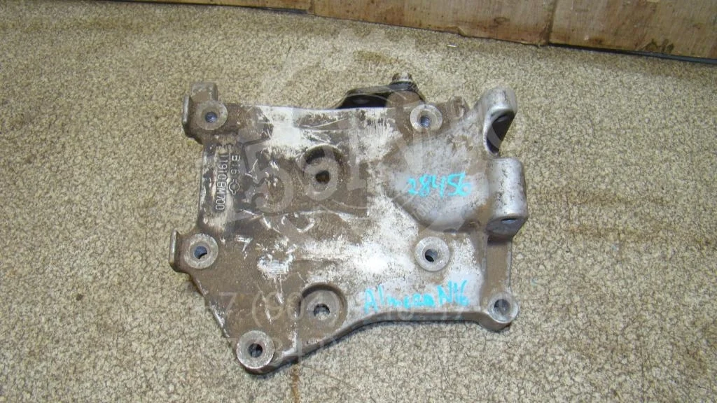 Кронштейн генератора Nissan Almera 2004 (N16)