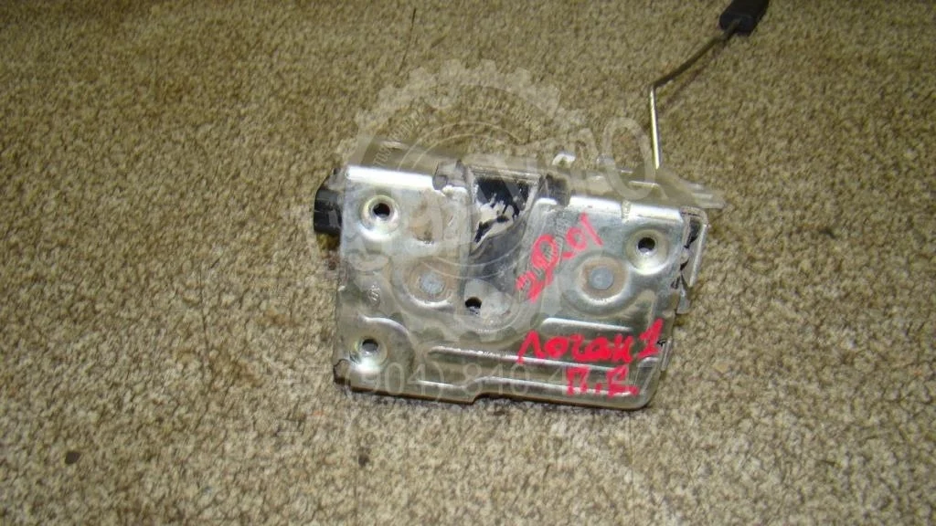 Замок двери передней правой Renault Logan 1 L90