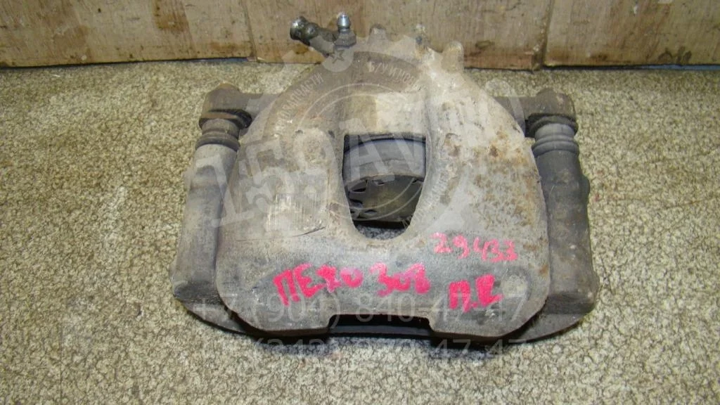 Суппорт передний правый Peugeot 308 T7