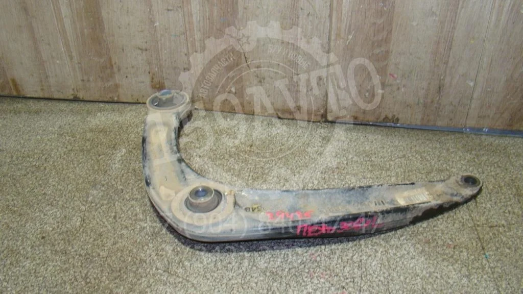 Рычаг передний левый Peugeot 308 T7