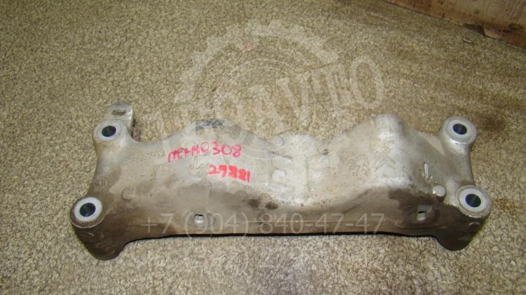 Кронштейн двигателя правый Peugeot 308 T7