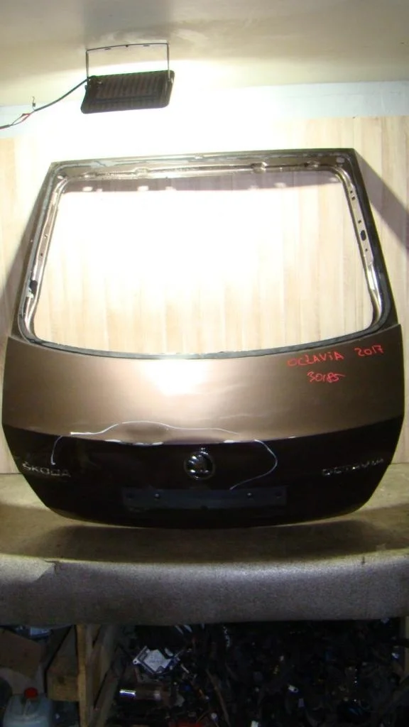 Дверь багажника Skoda Octavia (A7)