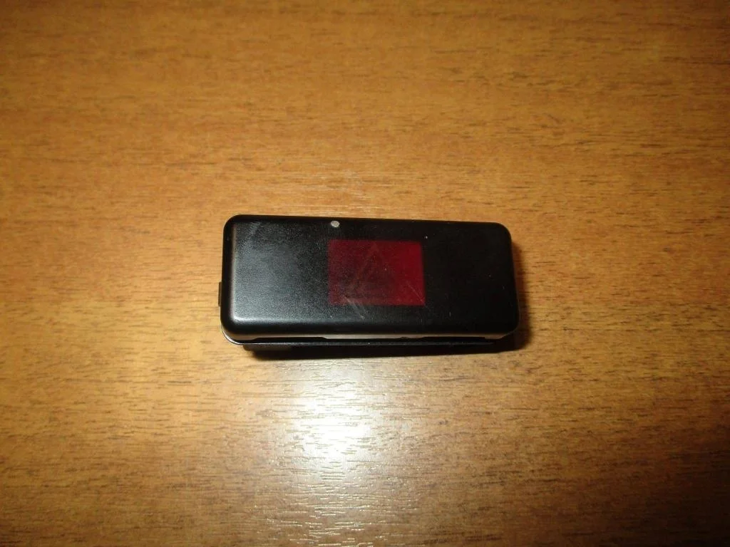 Кнопка аварийной сигнализации BMW 5-Series E39