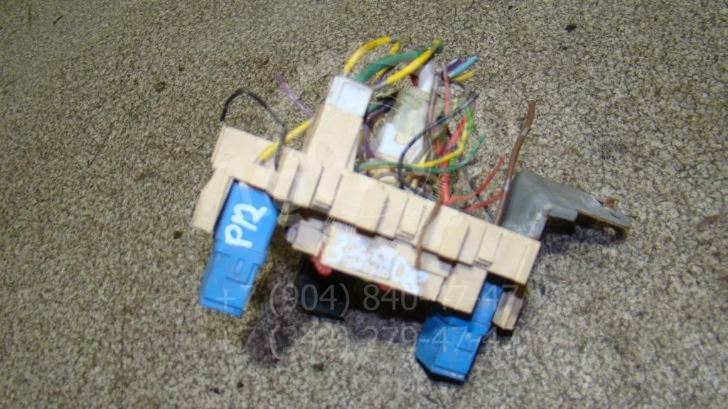 Блок предохранителей Nissan Primera P12