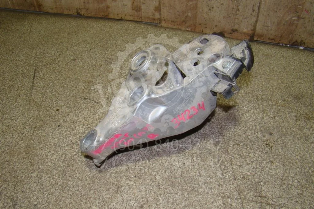 Кронштейн опоры двигателя Audi A4 B7