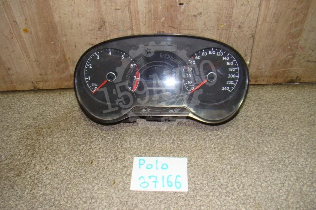 Панель приборов Volkswagen Polo 5