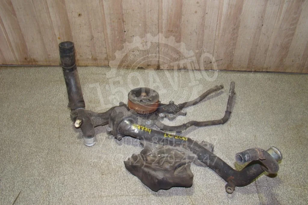 Насос водяной (помпа) Toyota Land Cruiser 2008