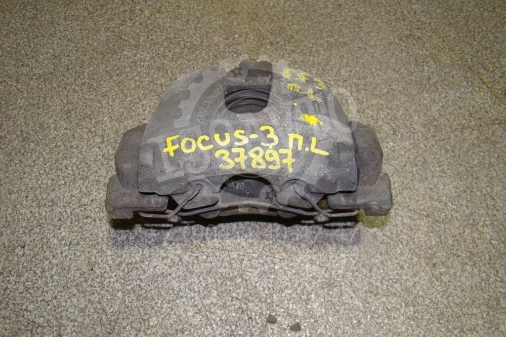 Суппорт передний левый Ford Focus 2012 3