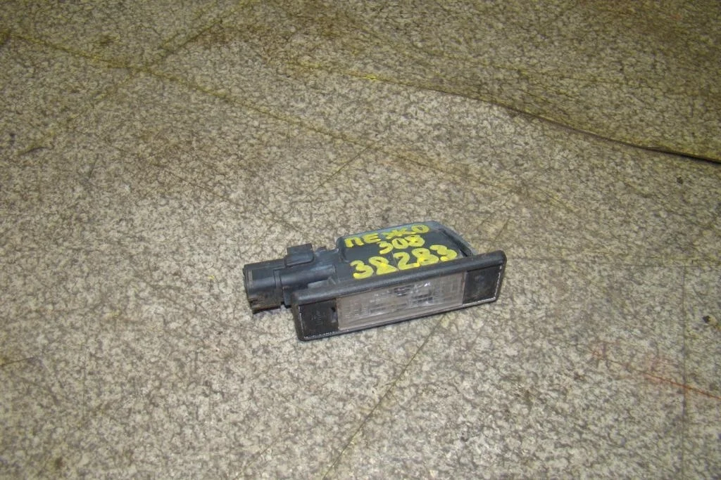 Фонарь подсветки номера Peugeot 308 T7