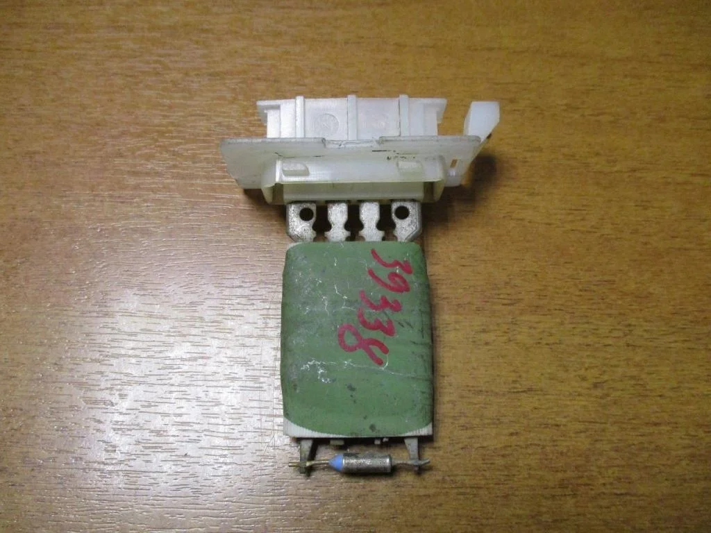 Резистор отопителя Renault Logan 1 L90