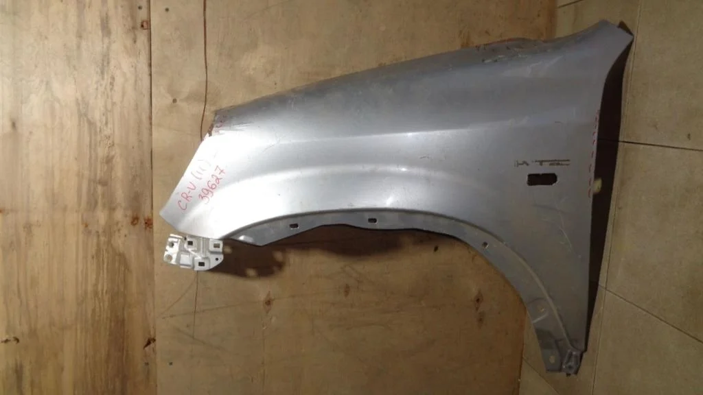 Крыло переднее левое Honda CR-V 2 RD