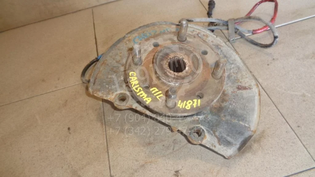 Кулак поворотный передний левый Mitsubishi Carisma 2000 (DA)
