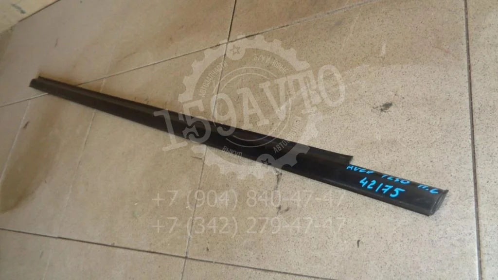 Накладка стекла переднего левого Chevrolet Aveo 2008 (T250/T255)