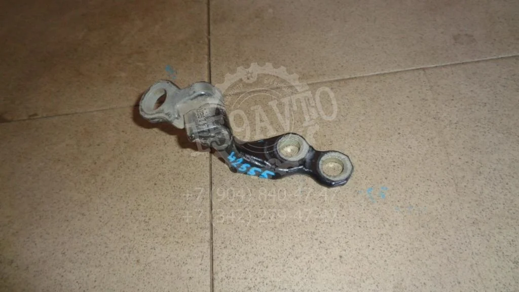 Петля двери задней правой нижняя Ford Focus 2