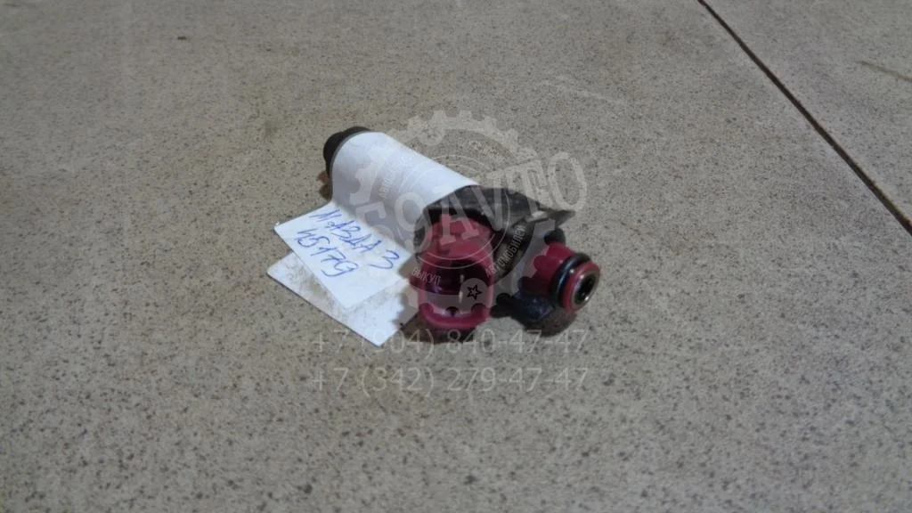 Форсунка инжекторная электрическая Mazda 3 2006 BK