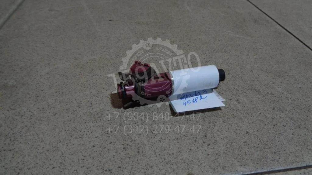 Форсунка инжекторная электрическая Mazda 3 2006 BK