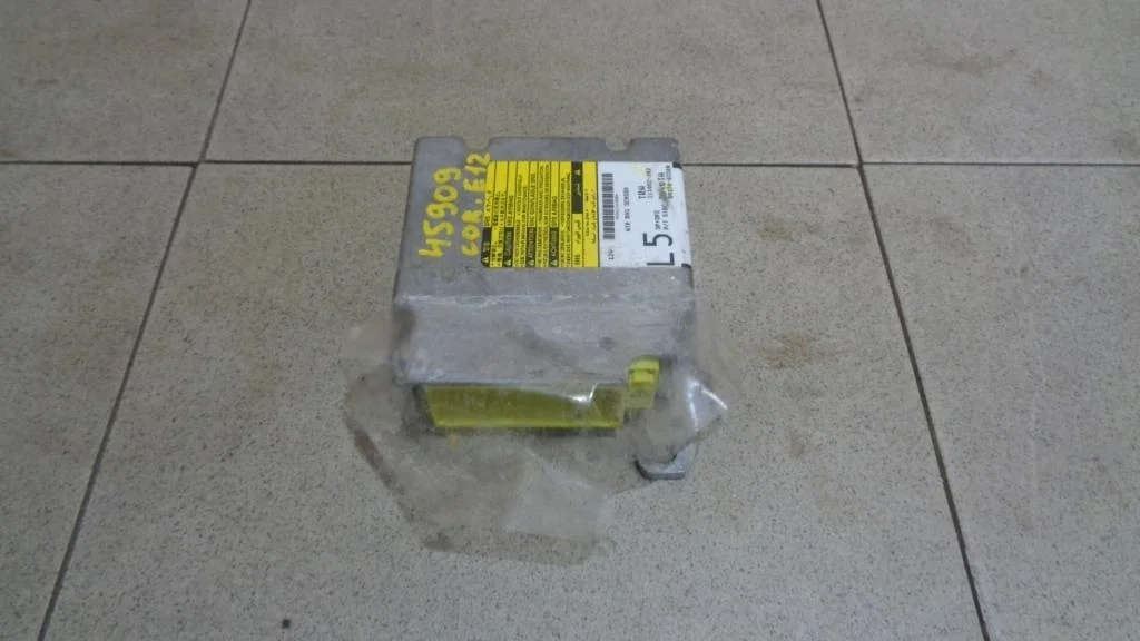 Блок управления air bag Toyota Corolla (E120)