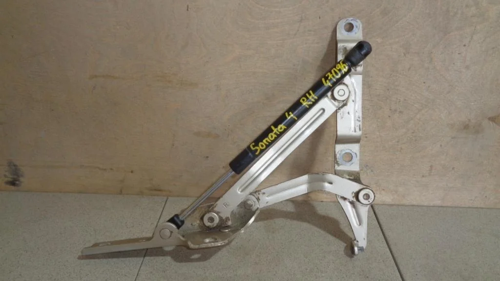 Петля крышки багажника Hyundai Sonata 2007 EF