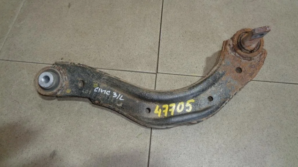 Рычаг задний верхний левый Honda Civic 4D 2008 FD