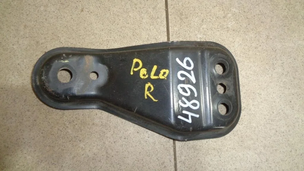 Кронштейн переднего рычага Volkswagen Polo 5